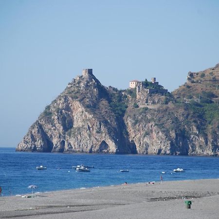 Quattro Torri B&B Санта-Тереза-ди-Рива Экстерьер фото