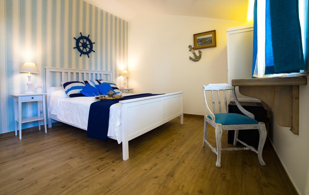 Quattro Torri B&B Санта-Тереза-ди-Рива Экстерьер фото