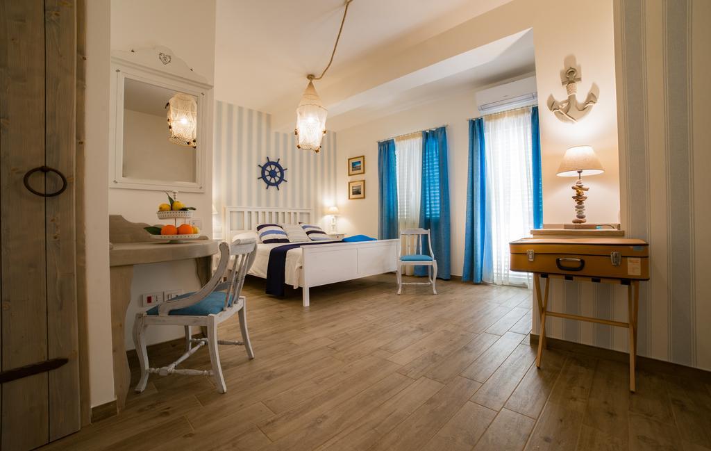 Quattro Torri B&B Санта-Тереза-ди-Рива Экстерьер фото